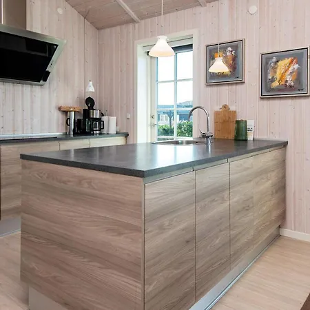 10 Person In Ansager-by Traum * Ansager