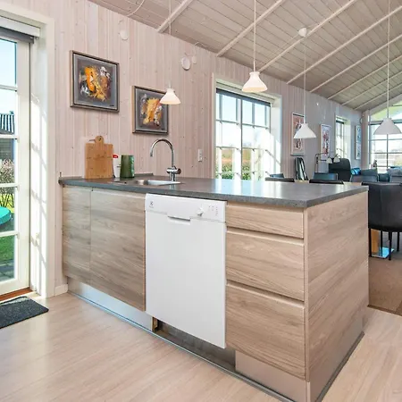 10 Person In Ansager-by Traum * Ansager